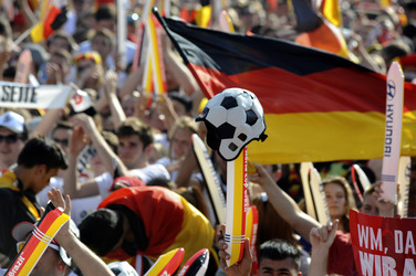 WM-Fanmeile beim Spiel Deutschland gegen Frankreich, Berlin