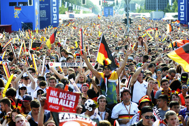 WM-Fanmeile beim Spiel Deutschland gegen Frankreich, Berlin