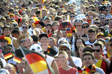 WM-Fanmeile beim Spiel Deutschland gegen Frankreich, Berlin