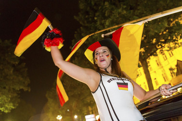 Autocorso nach dem Sieg im Finalspiel Deutschland gegen Argentinien, Berlin
