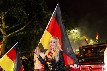 Autocorso nach dem Sieg im Finalspiel Deutschland gegen Argentinien, Berlin