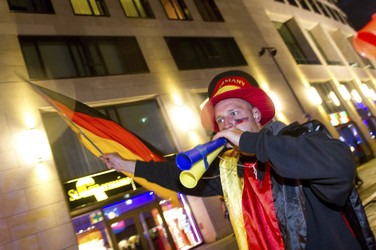 Autocorso nach dem Sieg im Finalspiel Deutschland gegen Argentinien, Berlin
