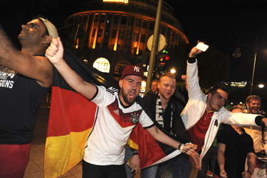 Autocorso nach dem Sieg im Finalspiel Deutschland gegen Argentinien, Berlin