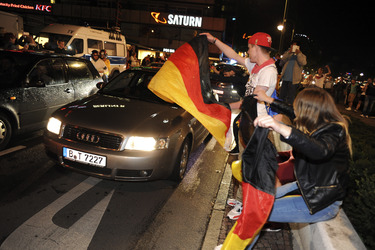 Autocorso nach dem Sieg im Finalspiel Deutschland gegen Argentinien, Berlin