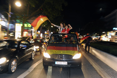 Autocorso nach dem Sieg im Finalspiel Deutschland gegen Argentinien, Berlin