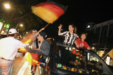 Autocorso nach dem Sieg im Finalspiel Deutschland gegen Argentinien, Berlin
