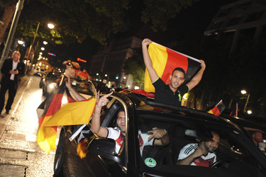 Autocorso nach dem Sieg im Finalspiel Deutschland gegen Argentinien, Berlin