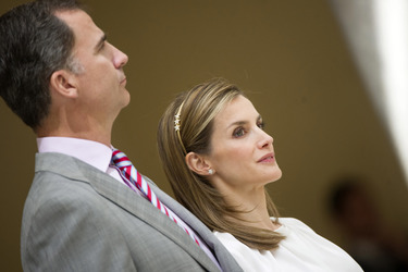 Spanish Royals Receive 'Ruta Quetzal BBVA 2014' Youth Group, Madrid
