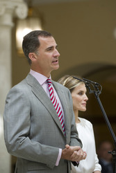 Spanish Royals Receive 'Ruta Quetzal BBVA 2014' Youth Group, Madrid