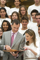 Spanish Royals Receive 'Ruta Quetzal BBVA 2014' Youth Group, Madrid