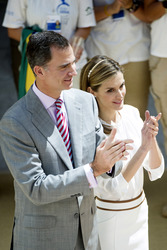 Spanish Royals Receive 'Ruta Quetzal BBVA 2014' Youth Group, Madrid