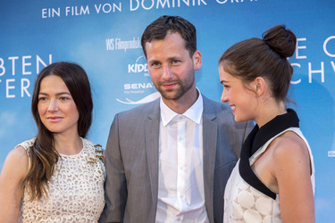 'Die geliebten Schwestern' Premiere, Weimar