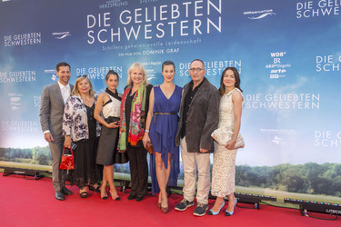 'Die geliebten Schwestern' Premiere, Weimar