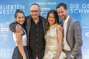 'Die geliebten Schwestern' Premiere, Weimar