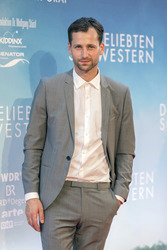 'Die geliebten Schwestern' Premiere, Weimar