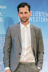 'Die geliebten Schwestern' Premiere, Weimar
