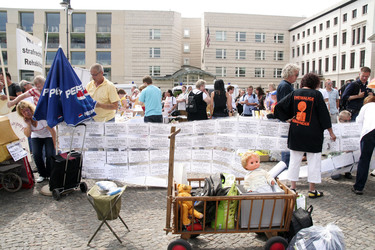 Protest der in der DDR Zwangsadoptierten, Berlin