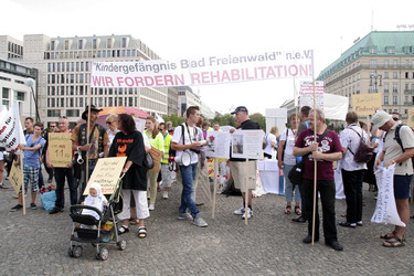 Protest der in der DDR Zwangsadoptierten, Berlin