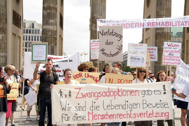 Protest der in der DDR Zwangsadoptierten, Berlin