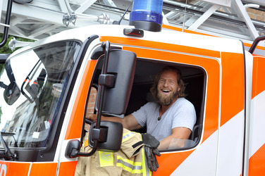 Henning Baum zu Besuch auf der Feuerwache 1300 , Berlin