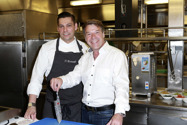 Patrick Lindner kocht auf dem Traumschiff, Hanburg