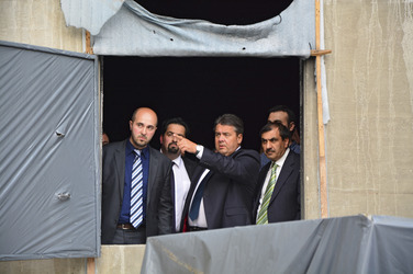 Sigmar Gabriel besucht die ausgebrannte Mevlana-Moschee, Berlin