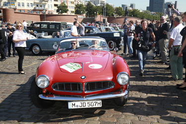 Start der 7. Hamburg-Berlin-Klassik Oldie-Rallye, Hamburg