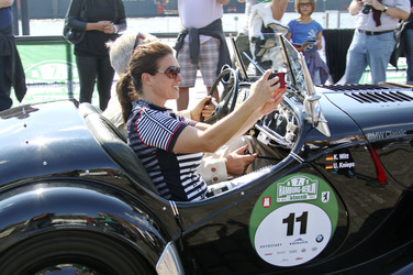 Start der 7. Hamburg-Berlin-Klassik Oldie-Rallye, Hamburg