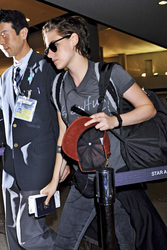 Kristen Stewart Leaves Japan