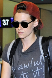 Kristen Stewart Leaves Japan