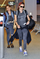 Kristen Stewart Leaves Japan