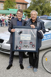Verleihung der Auszeichnung 'Ehrenkommissar der Hamburger Polizei', Hamburg