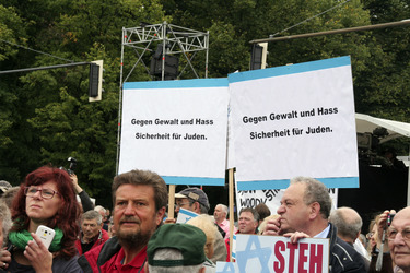 'Deutschland steht auf: Nie wieder Judenhass!' Demonstration, Berlin
