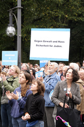 'Deutschland steht auf: Nie wieder Judenhass!' Demonstration, Berlin