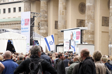 'Deutschland steht auf: Nie wieder Judenhass!' Demonstration, Berlin