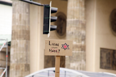 'Deutschland steht auf: Nie wieder Judenhass!' Demonstration, Berlin