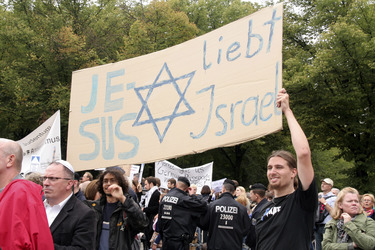 'Deutschland steht auf: Nie wieder Judenhass!' Demonstration, Berlin