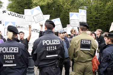 'Deutschland steht auf: Nie wieder Judenhass!' Demonstration, Berlin