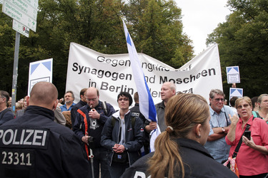 'Deutschland steht auf: Nie wieder Judenhass!' Demonstration, Berlin