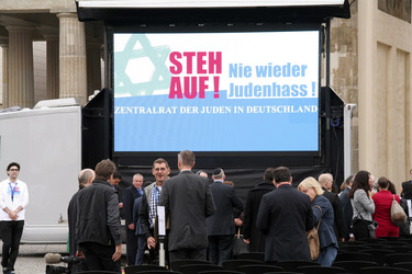 'Deutschland steht auf: Nie wieder Judenhass!' Demonstration, Berlin