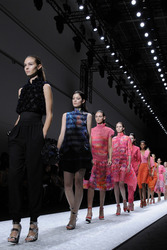 Shiatzy Chen Fashion Show, Fashion Week Paris