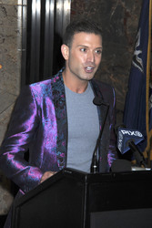 Laverne Cox illuminiert das Empire State Building lial anlässlich des National Bullying Prevention Month, New York