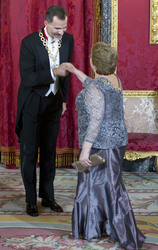 Spanish Royals und Präsidentin Bachelet beim Empfang zum Gala Dinner, Madrid