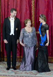 Spanish Royals und Präsidentin Bachelet beim Empfang zum Gala Dinner, Madrid