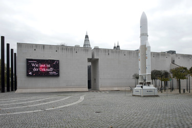 Ausstellungshalle außen