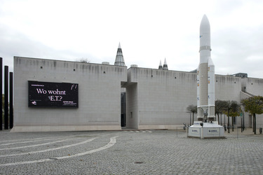 Ausstellungshalle außen