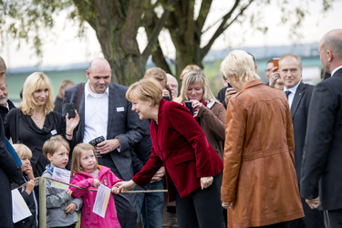 Anglea Merkel pflanzt Baumdenkmal, Bonn