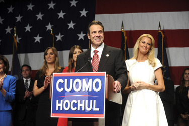 Andrew M. Cuomo zu Gouverneur wiedergewählt, New York