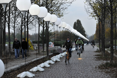 Lichtmauer aus Ballons, Berlin