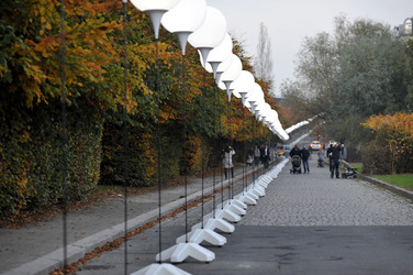 Lichtmauer aus Ballons, Berlin